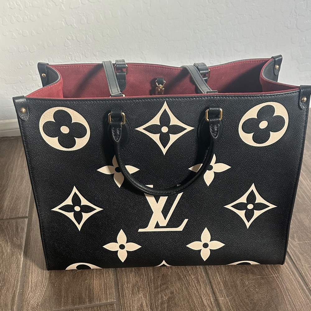 Louis Vuitton Black and Cream GM On The Go Monogram Tote